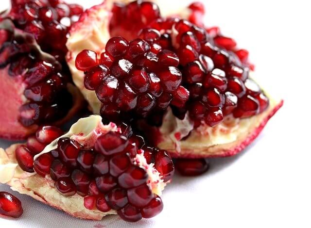 Pomegranate Juice And Dates Can Greatly Enhance Heart Health